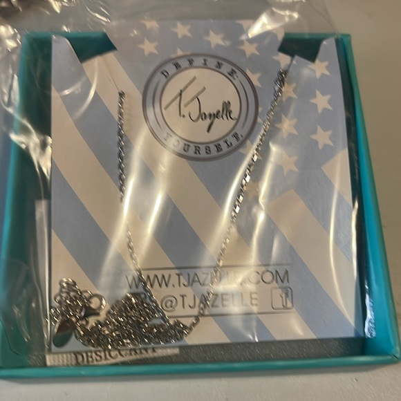 T. Jazelle define yourself, sterling silver heart necklace - Picture 2 of 3